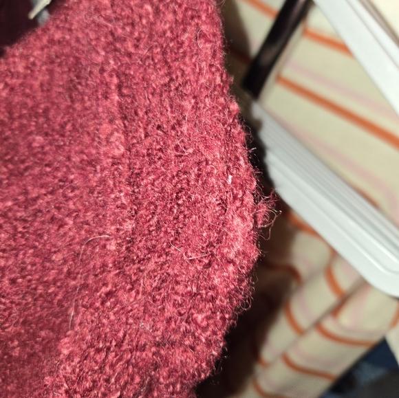 Free People Lofty Vneck Wine Sweater Size M OVERSIZED Body, fitted sleeves - Picture 7 of 8